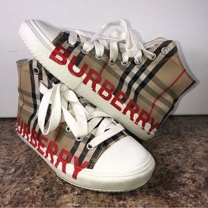 Burberry kids mini lark hall logo high top sneakers size 33 = size 2
